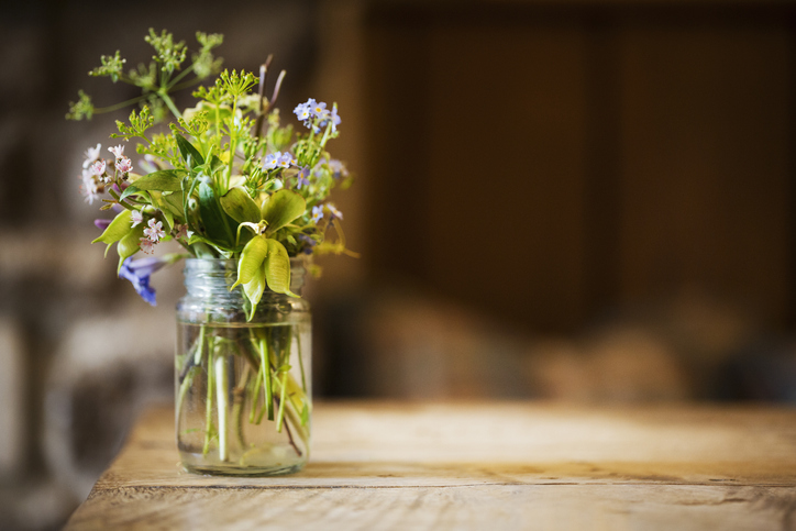 6 bájos tavaszi dekorációs ötlet – Készíts izgalmas és lélegzetelállító virágcsokrot