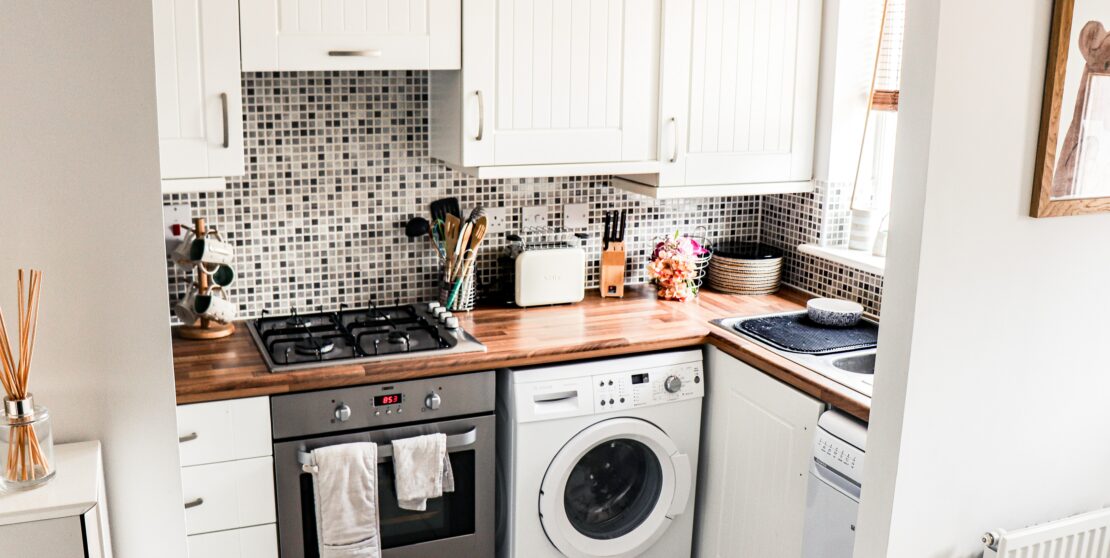 Olcsó és helytakarékos tároló megoldások pici konyhákba