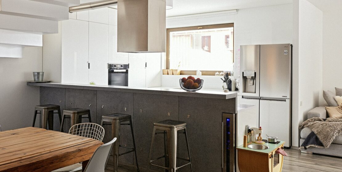 Ahol a konyha a nappali – Egy budapesti lakás különös története