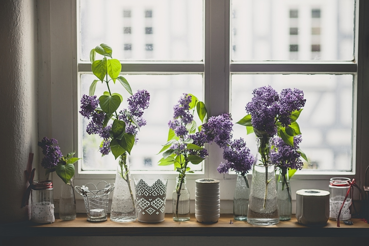 Tavaszi ablakdíszek – Borítsd virágba az otthonod!