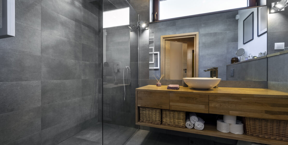 A zuhanykabin felújítása – Mutatjuk, hogyan kerüld el ezt a költséges műveletet