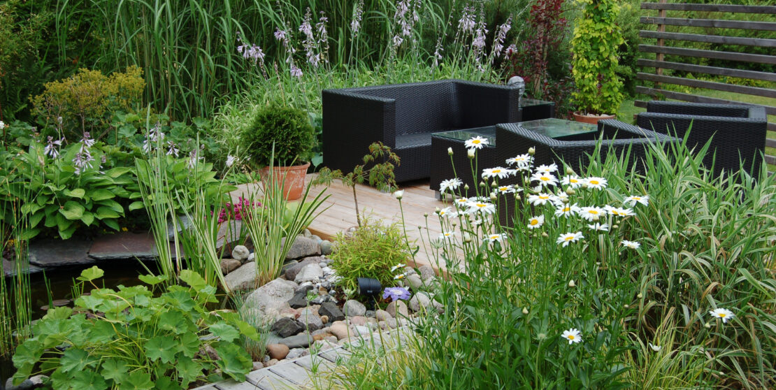 Tavaszi udvarszépítési ötletek – Így készítsd fel a kertedet a kinti időszakra fillérekből