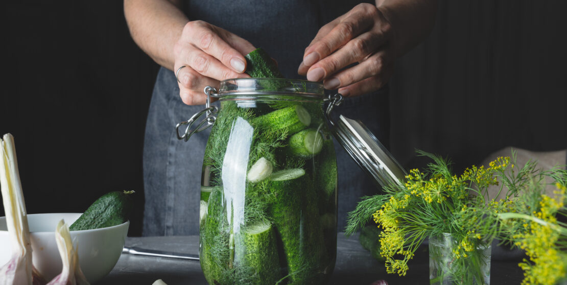A savanyú uborka leve egy igazi csodaszer – Erre az 5 dologra használhatod