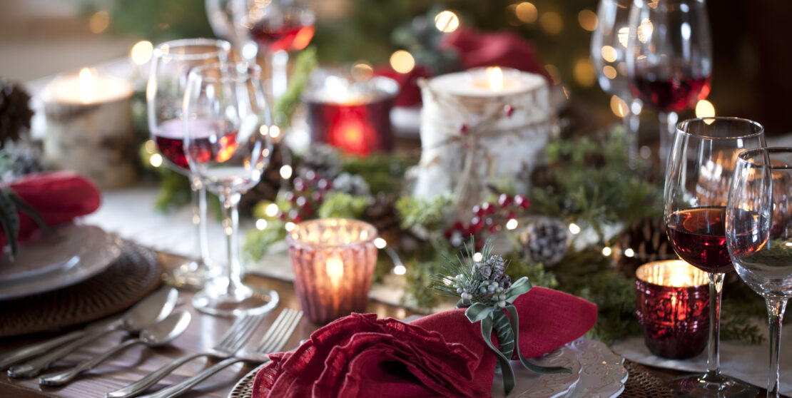 Karácsonyi szalvéta ötletek – Dobd fel stílusosan az ünnepi asztalt ezekkel a látványos dekorációkkal